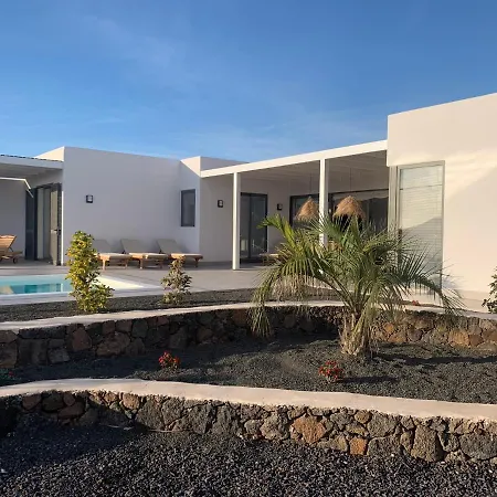 Villa Lajares *
