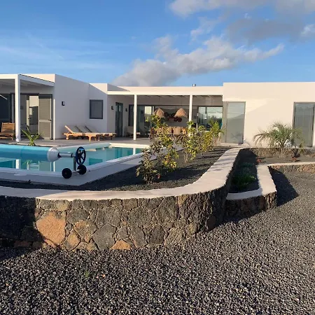 Villa Lajares Villa *